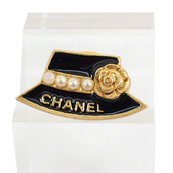 CHANEL Gold Brooch
